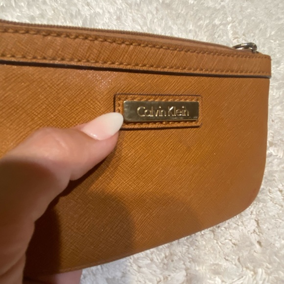 Calvin Klein - wristlet wallet - Picture 2 of 2